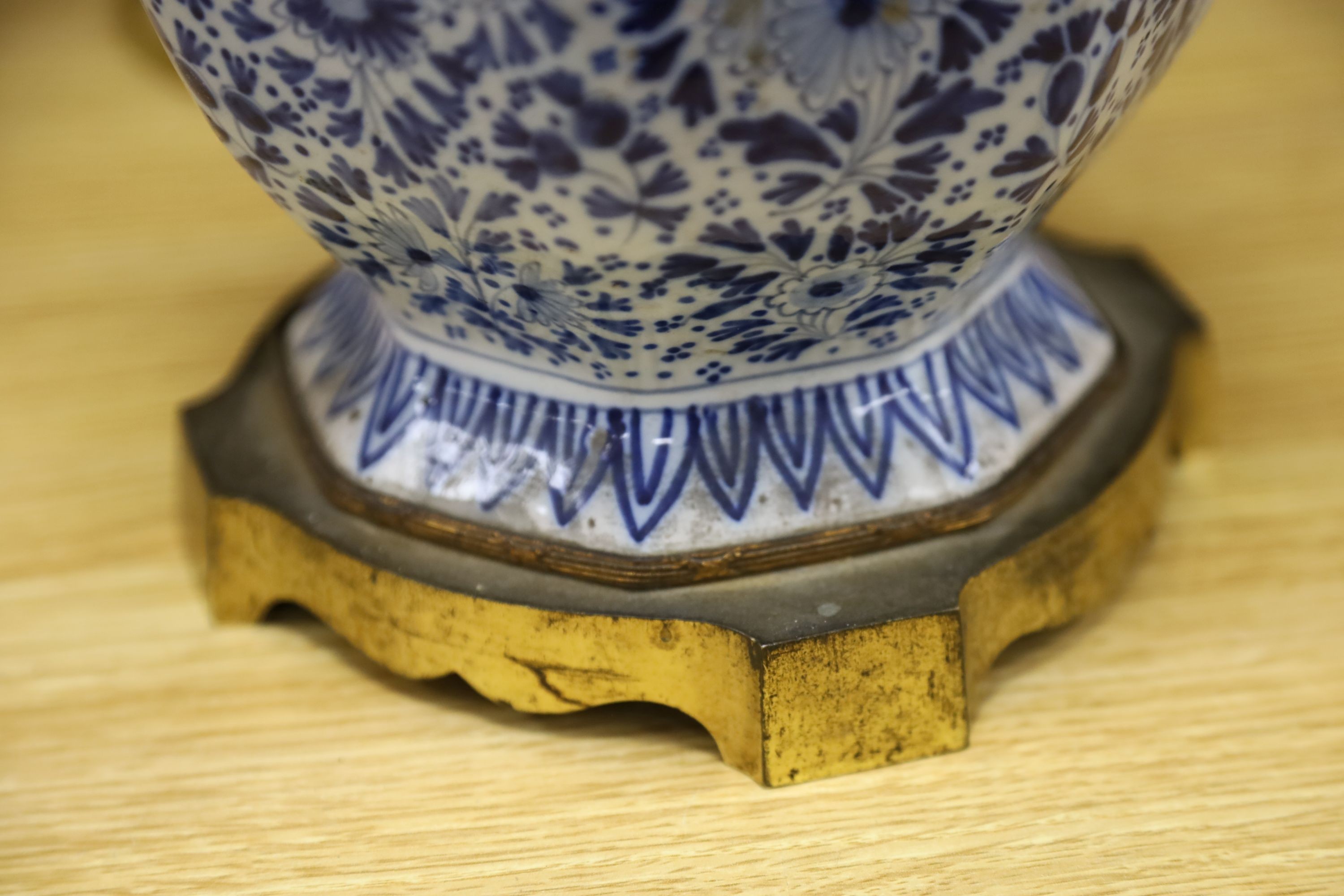 An 18th/19th century Delft blue and white octagonal double gourd vase, mounted as a lamp 50 cm